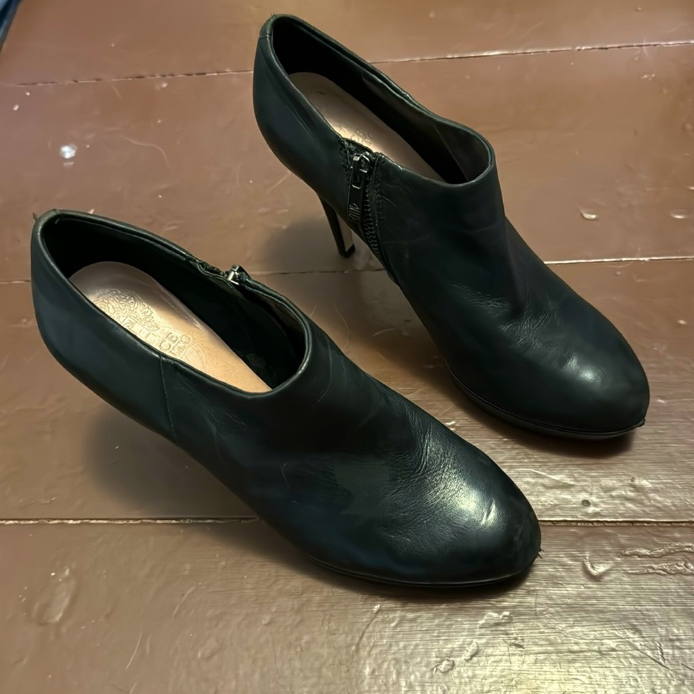 Vince Camuto black leather heels